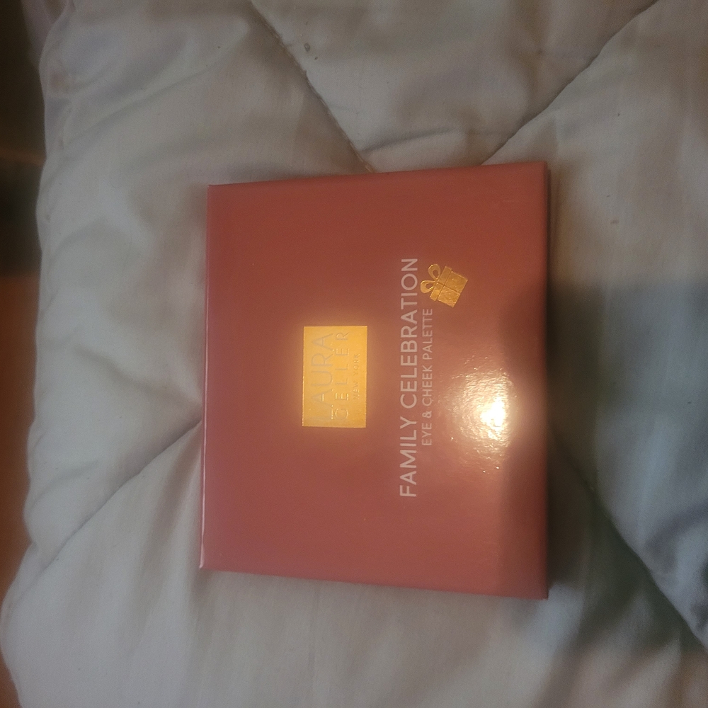 Laura Geller Family Celebration Eye & Cheek Palette